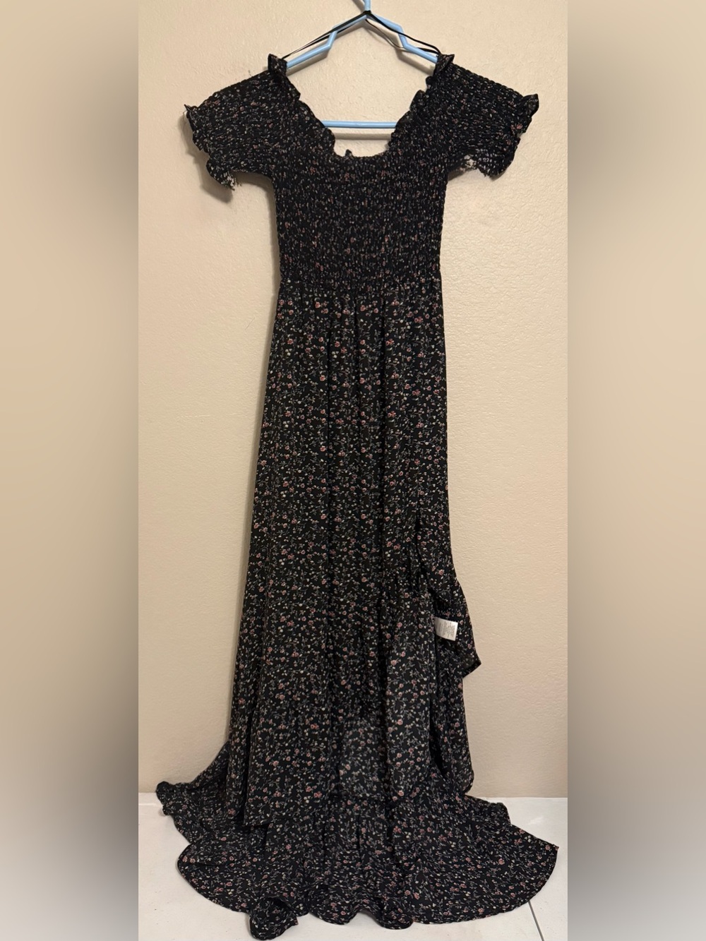 High-Low Black Floral Smocked Maxi Dress with Short Sleeves